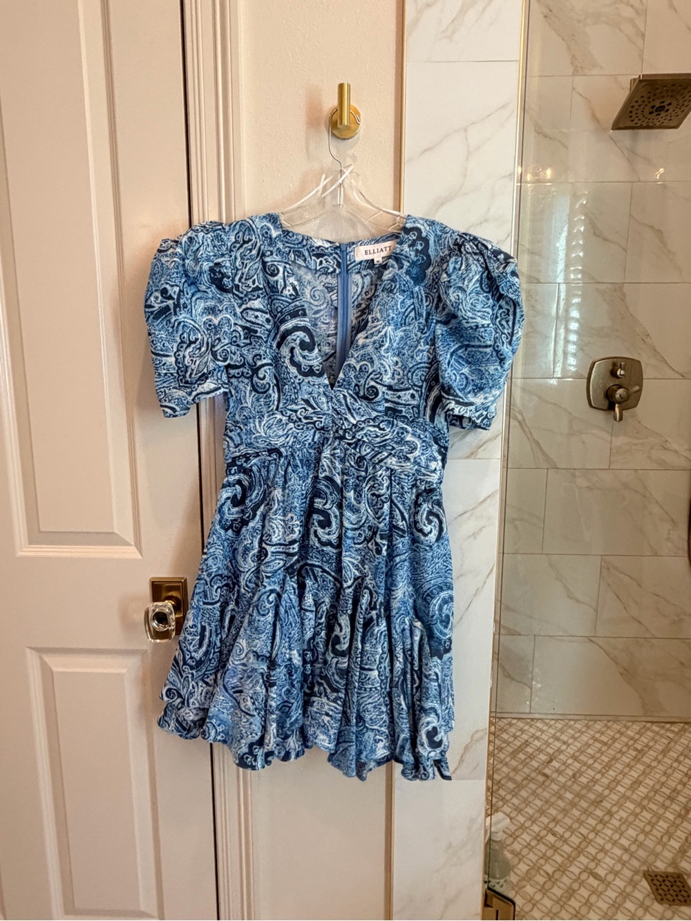 Elliatt Blue Paisley V-Neck Mini Dress with Puff Sleeves